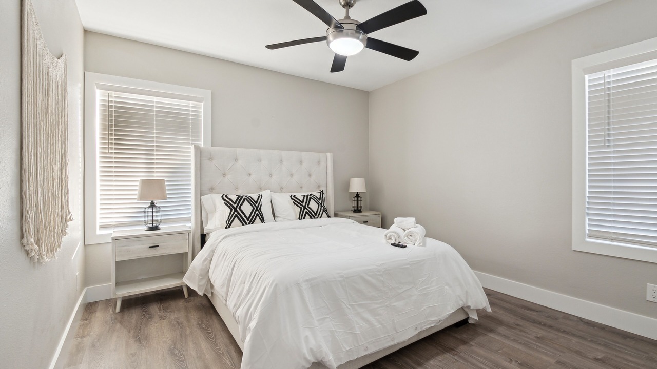 Photo of Bedroom in Valley Glen