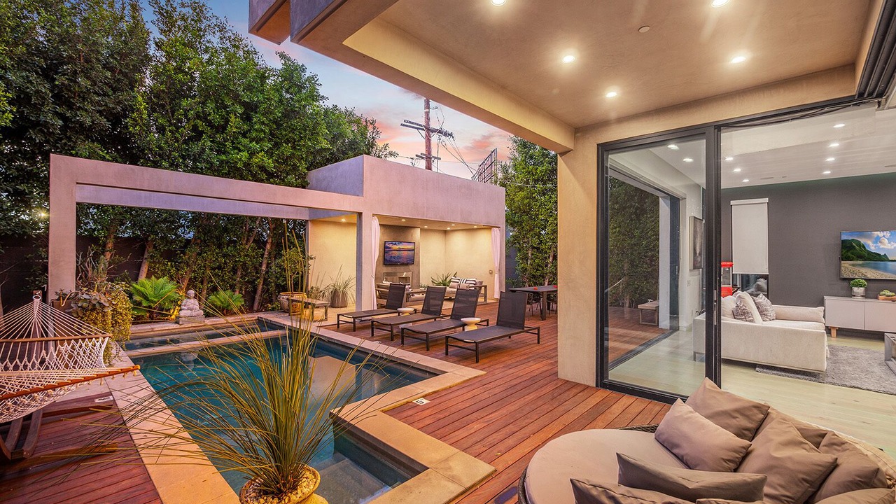 Photo of Outdoor in La Brea