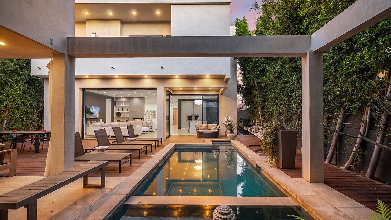 Photo of Outdoor in La Brea