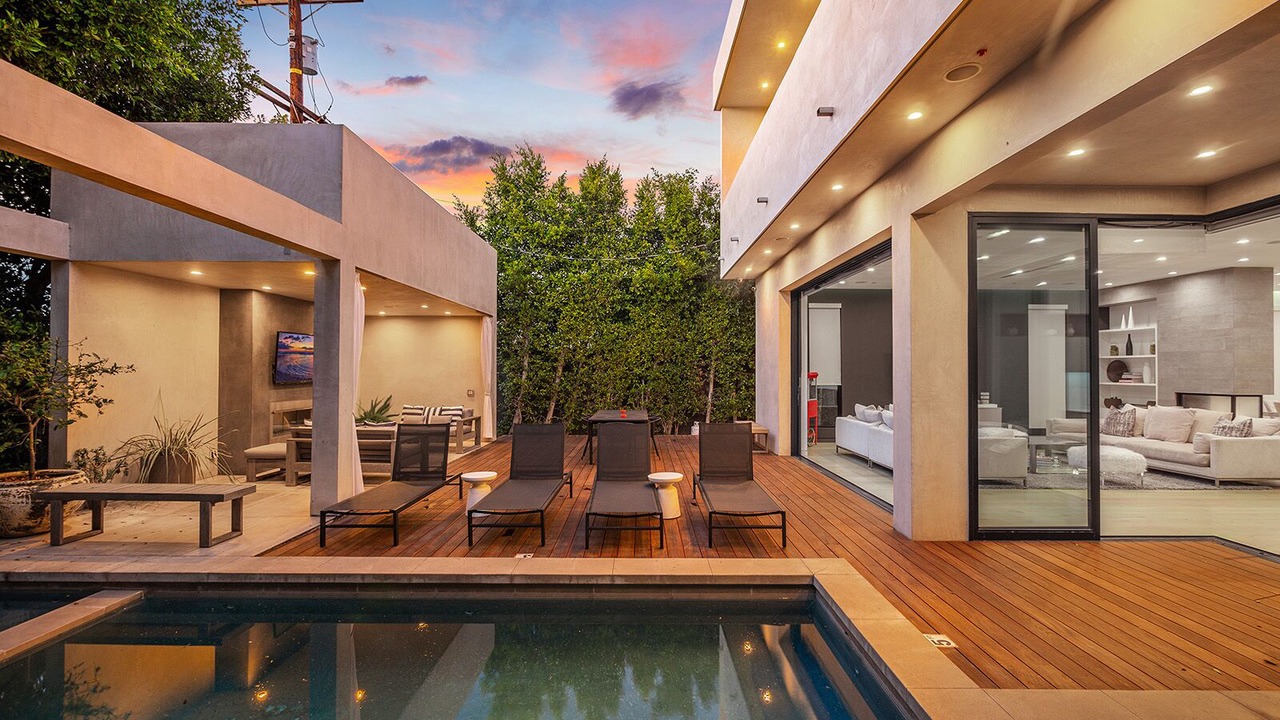 Photo of Outdoor in La Brea