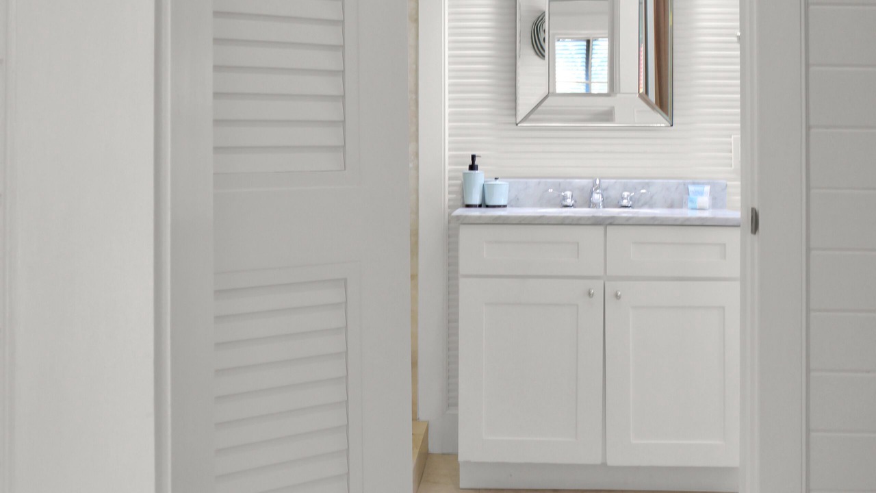 Photo of Bathroom in Schooner Bay