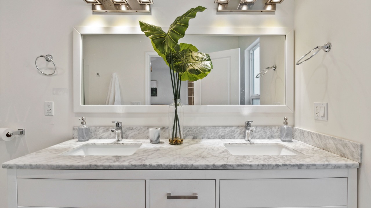 Photo of Bathroom in Encino