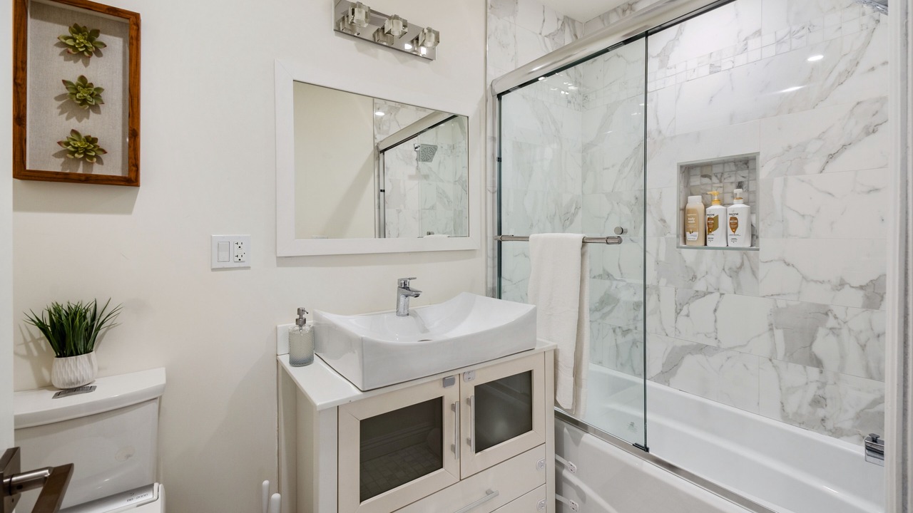 Photo of Bathroom in Encino