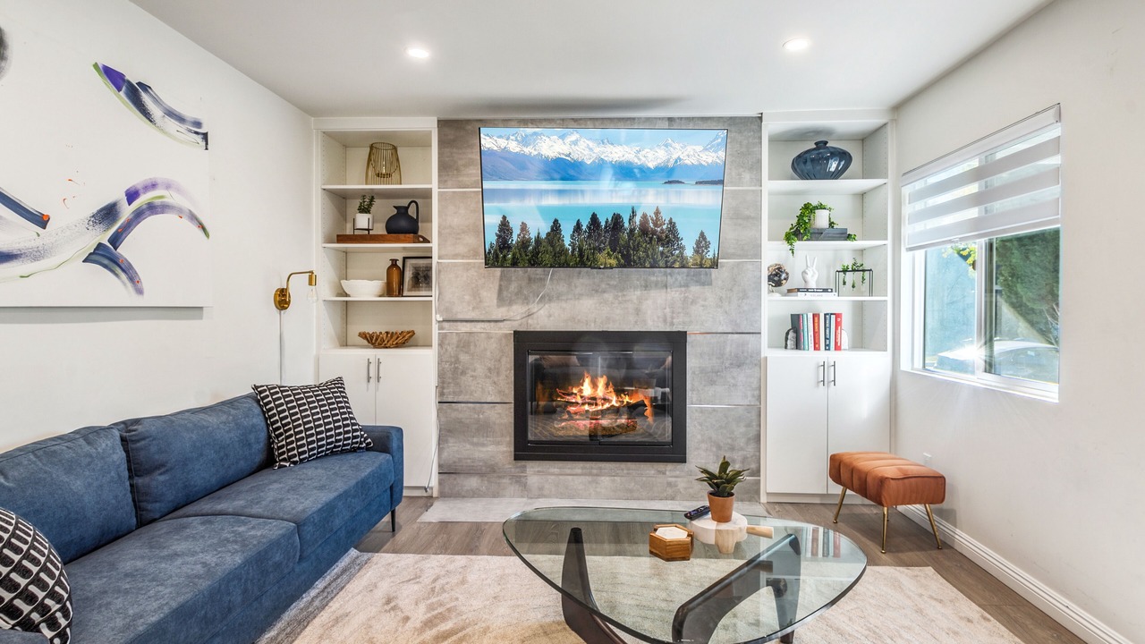 Photo of Livingroom in Encino