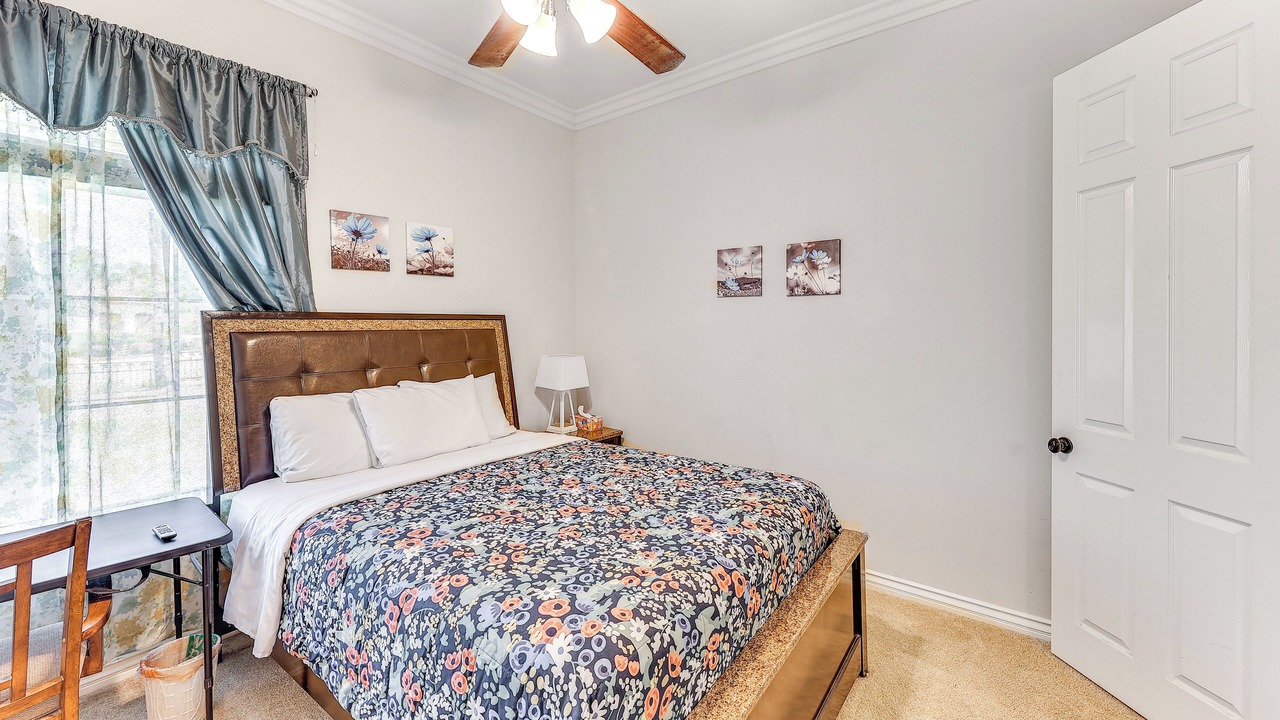 Photo of Bedroom in Alessandro Heights