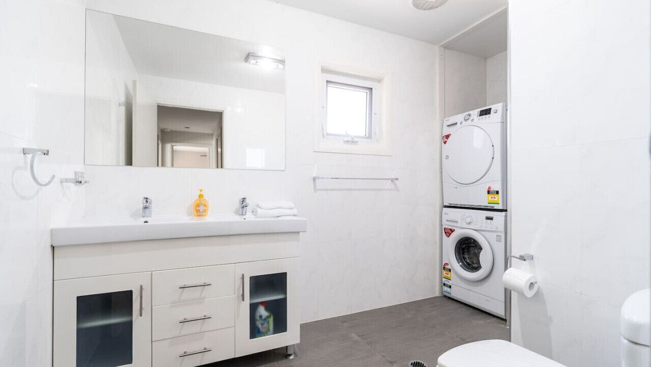 Photo of Bathroom in Griffith