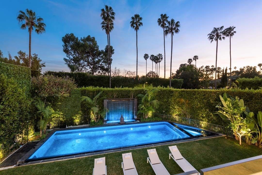 Photo of Outdoor in Trousdale Estates