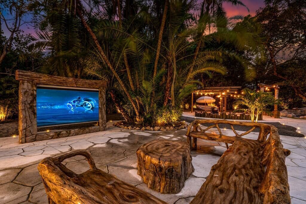 Photo of Outdoor in Golden Glades