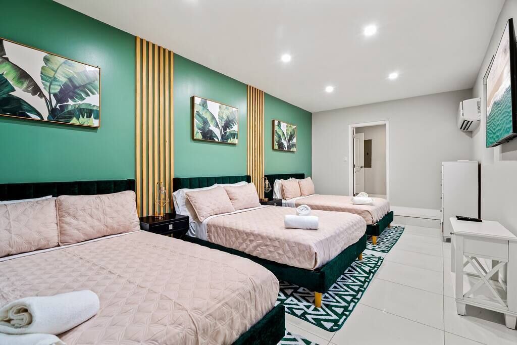 Photo of Bedroom in Golden Glades