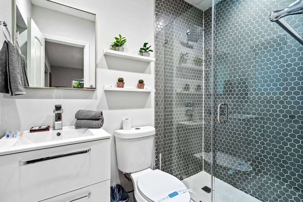Photo of Bathroom in Golden Glades