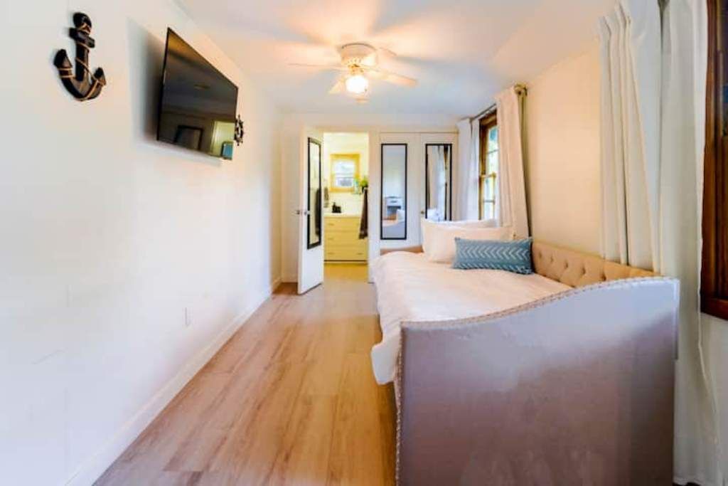 Photo of Bedroom in North Hollywood