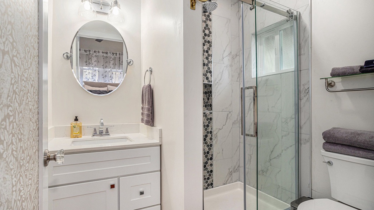 Photo of Bathroom in Upper Telegraph