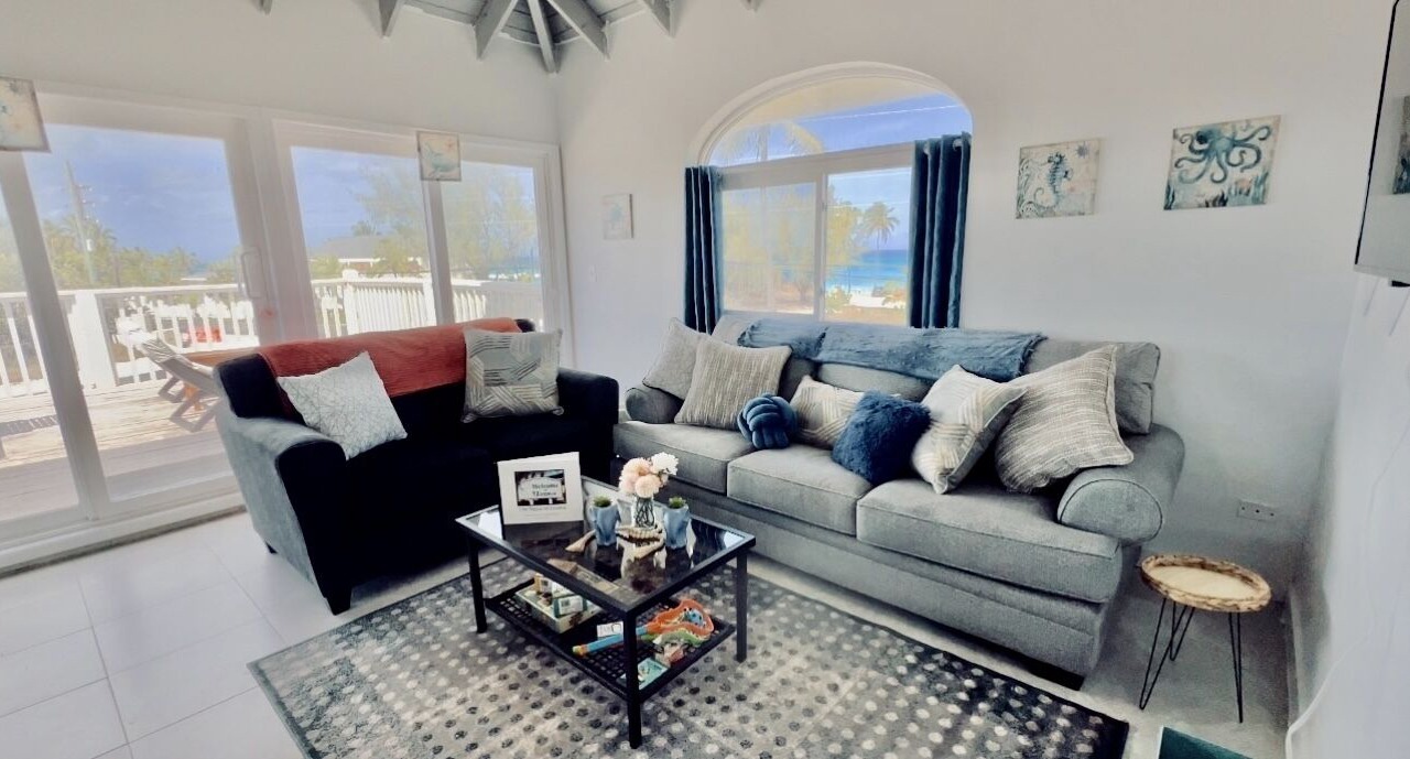 Photo of Livingroom in Farmer's Hill