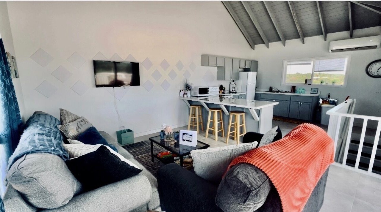 Photo of Livingroom in Farmer's Hill