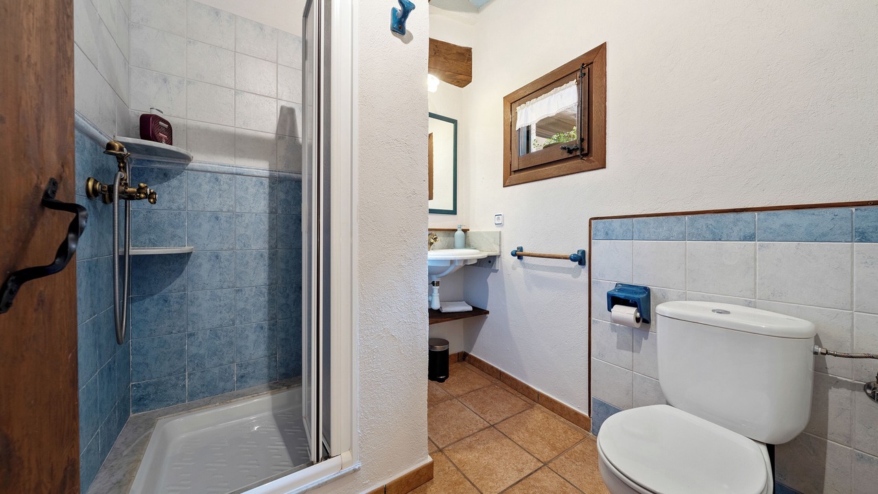 Photo of Bathroom in Rojals