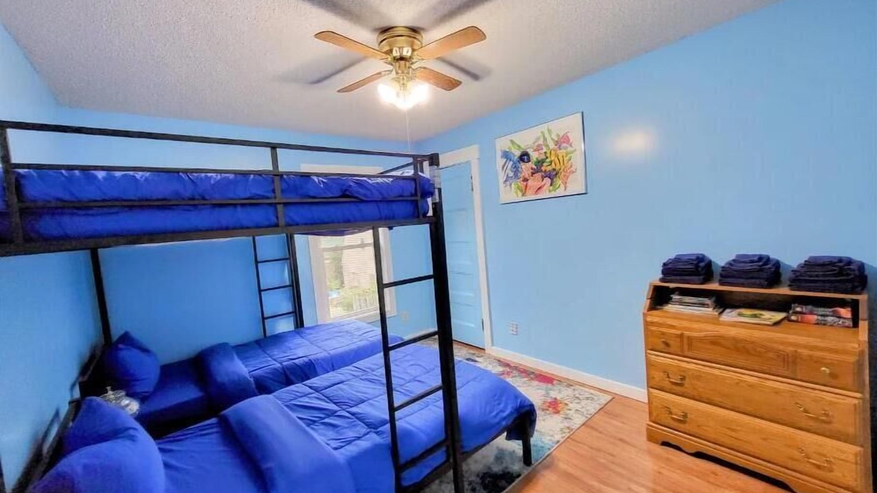 Photo of Bedroom in Downtown Niagara Falls