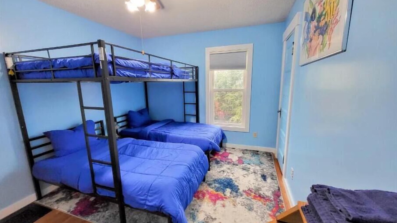 Photo of Bedroom in Downtown Niagara Falls