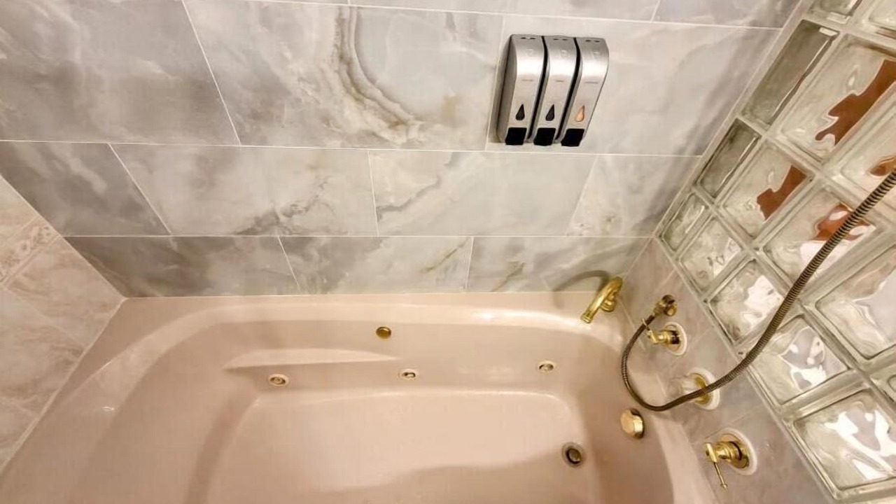 Photo of Bathroom in Downtown Niagara Falls