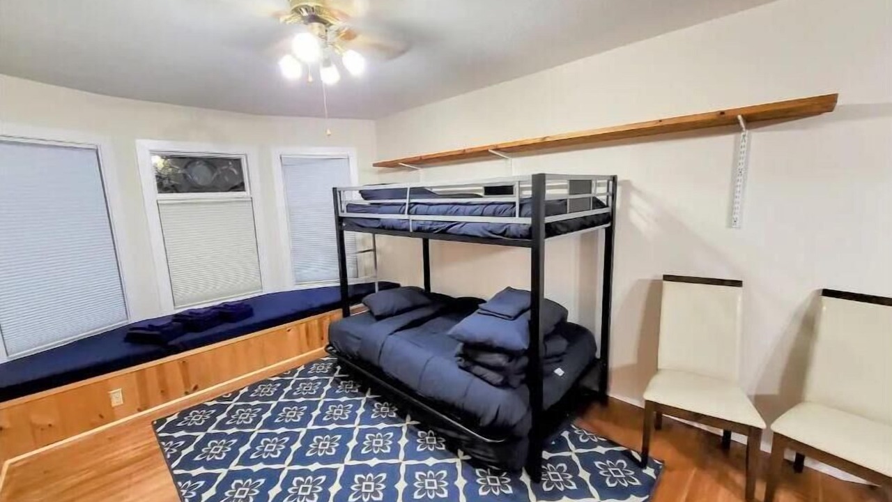 Photo of Bedroom in Downtown Niagara Falls