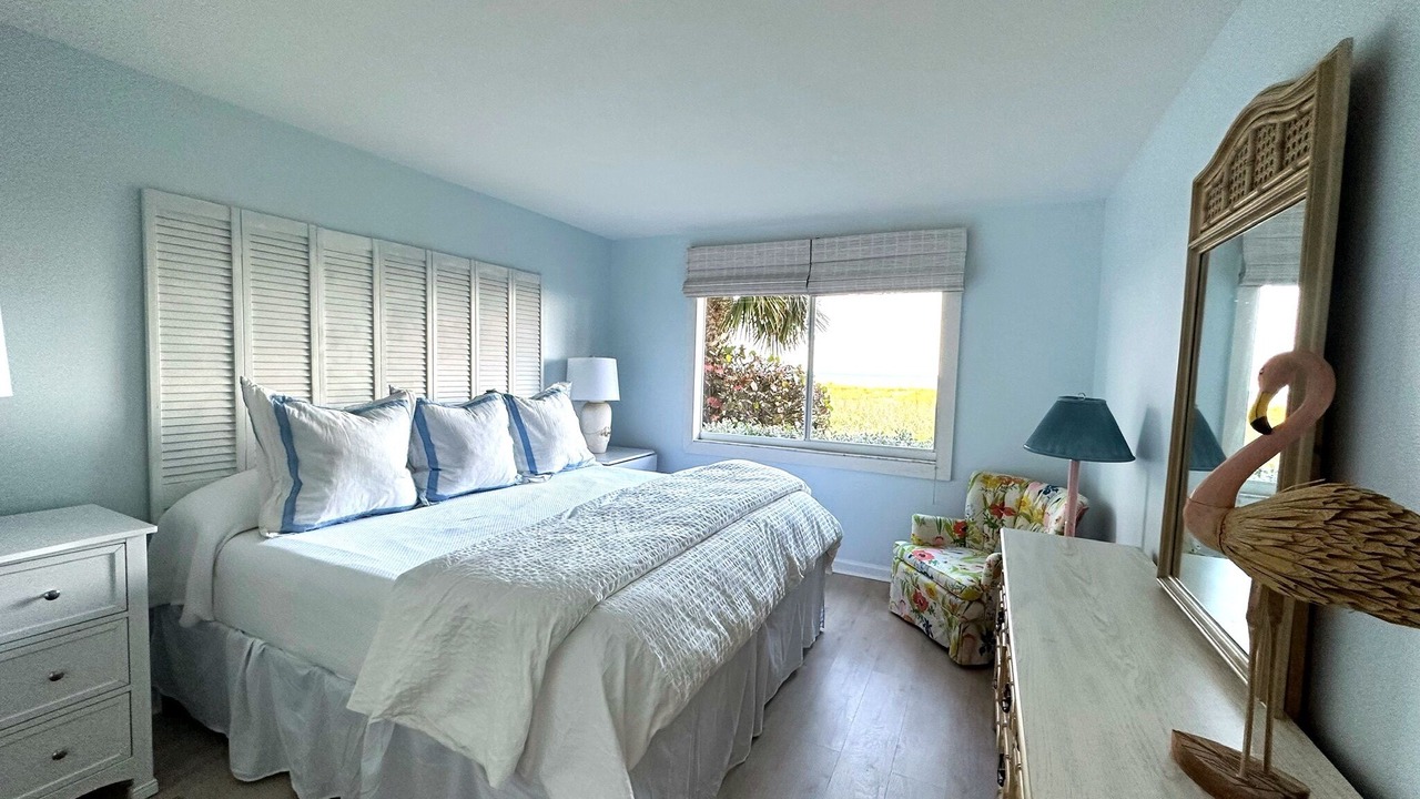 Photo of Bedroom in Golden Beach