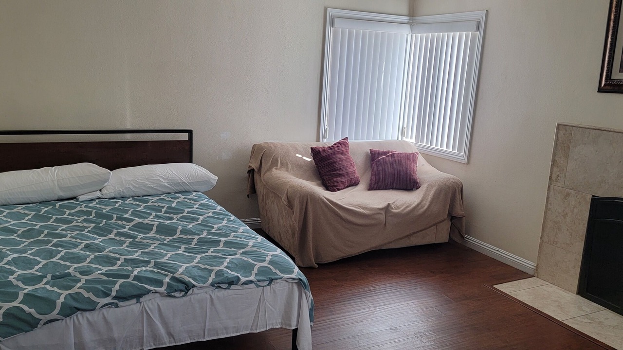 Photo of Bedroom in South Gate