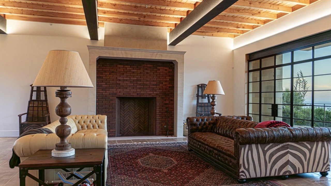 Photo of Livingroom in Western Malibu