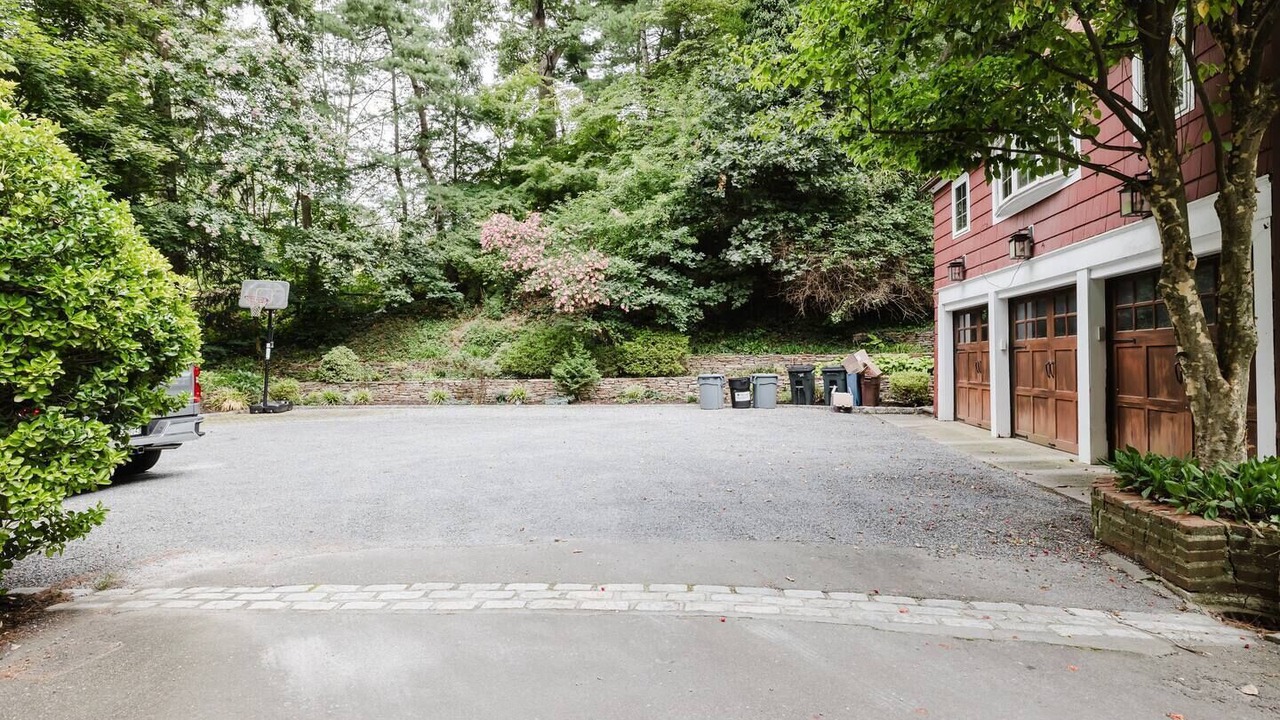 Photo of Outdoor in Glen Head