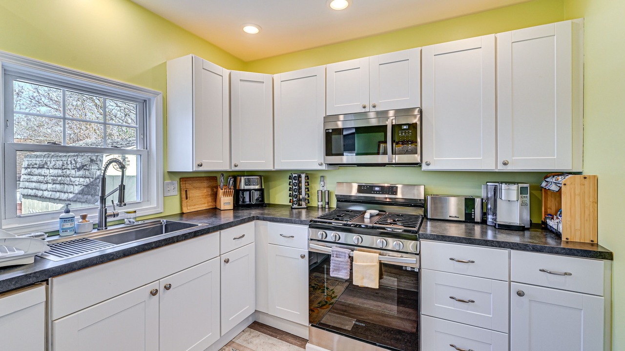Photo of Kitchen in Town of Richmond