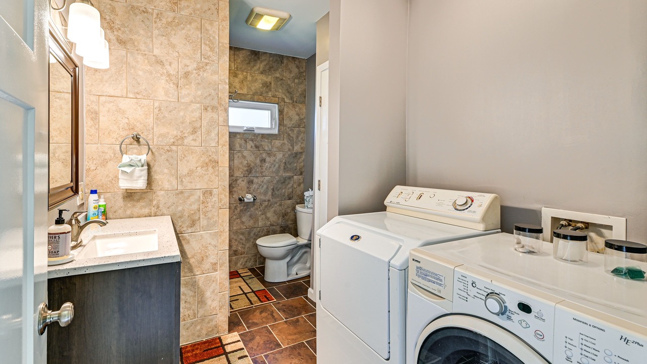 Photo of Bathroom in Town of Richmond