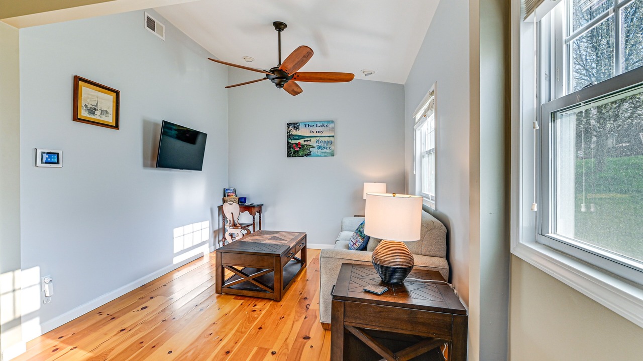 Photo of Bedroom in Town of Richmond