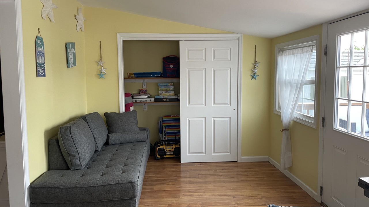 Photo of Livingroom in Beach Haven West