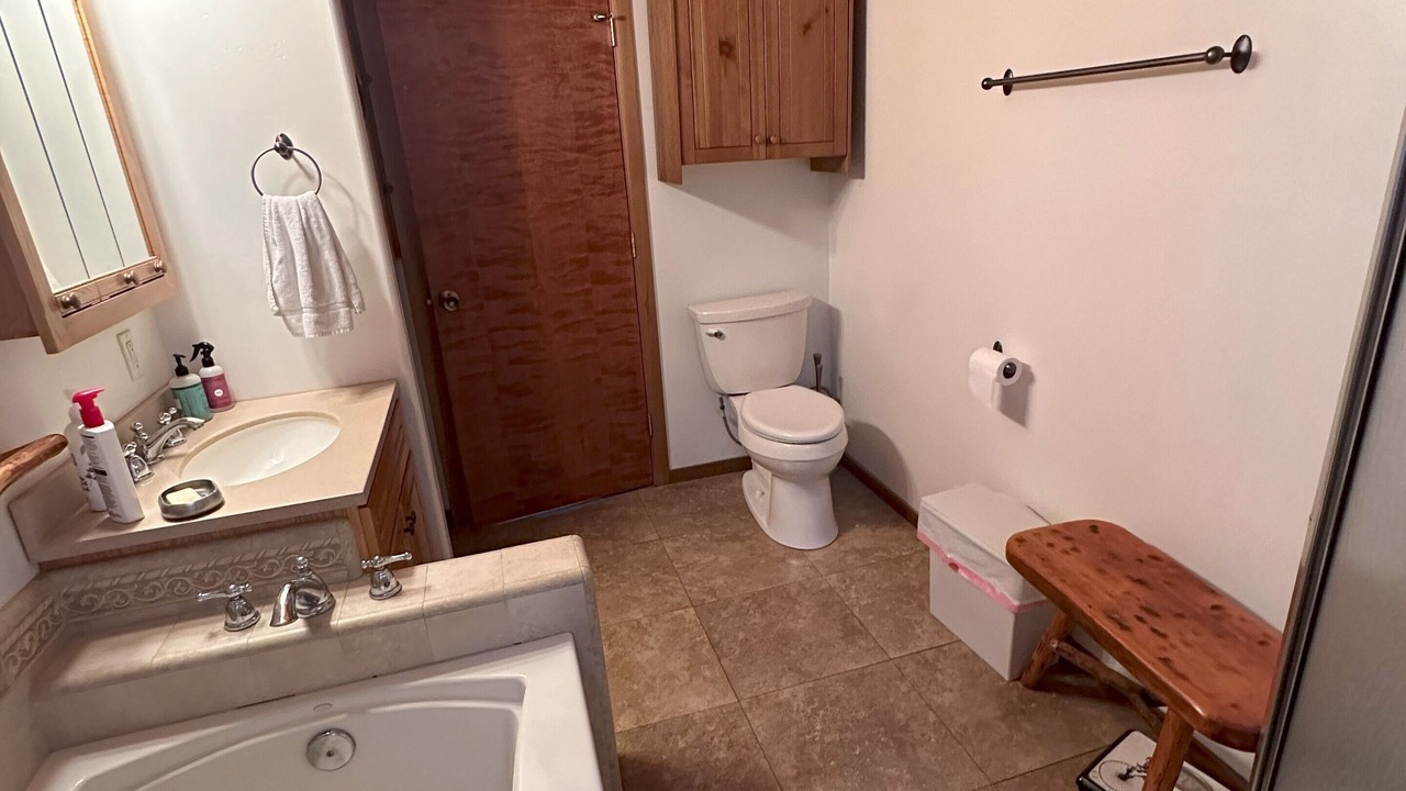 Photo of Bathroom in Al Tahoe