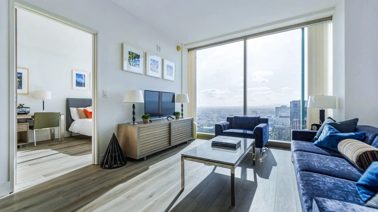 Photo of Livingroom in Wilshire Center