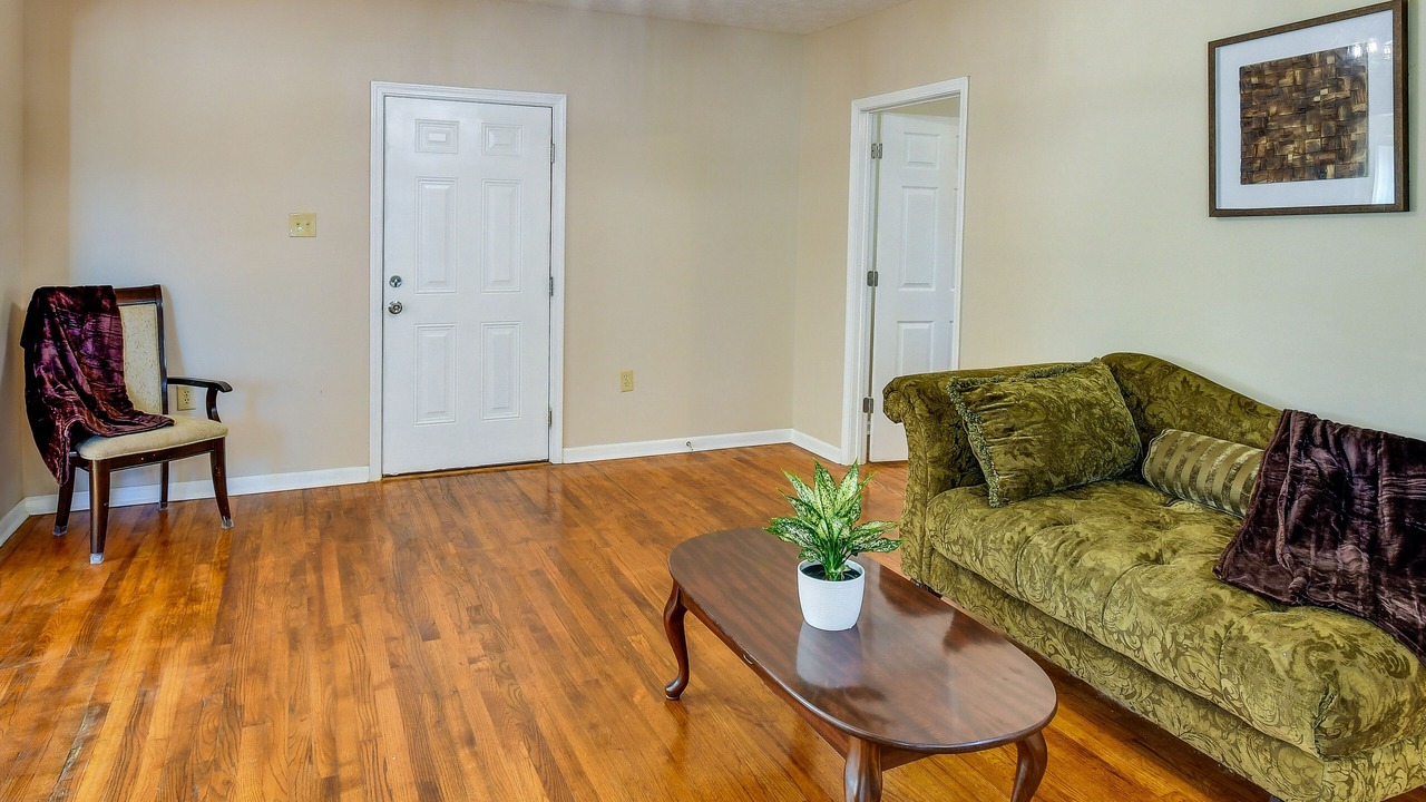 Photo of Livingroom in Macon County