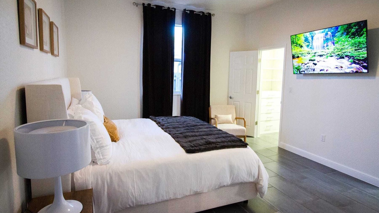 Photo of Bedroom in Dania Beach