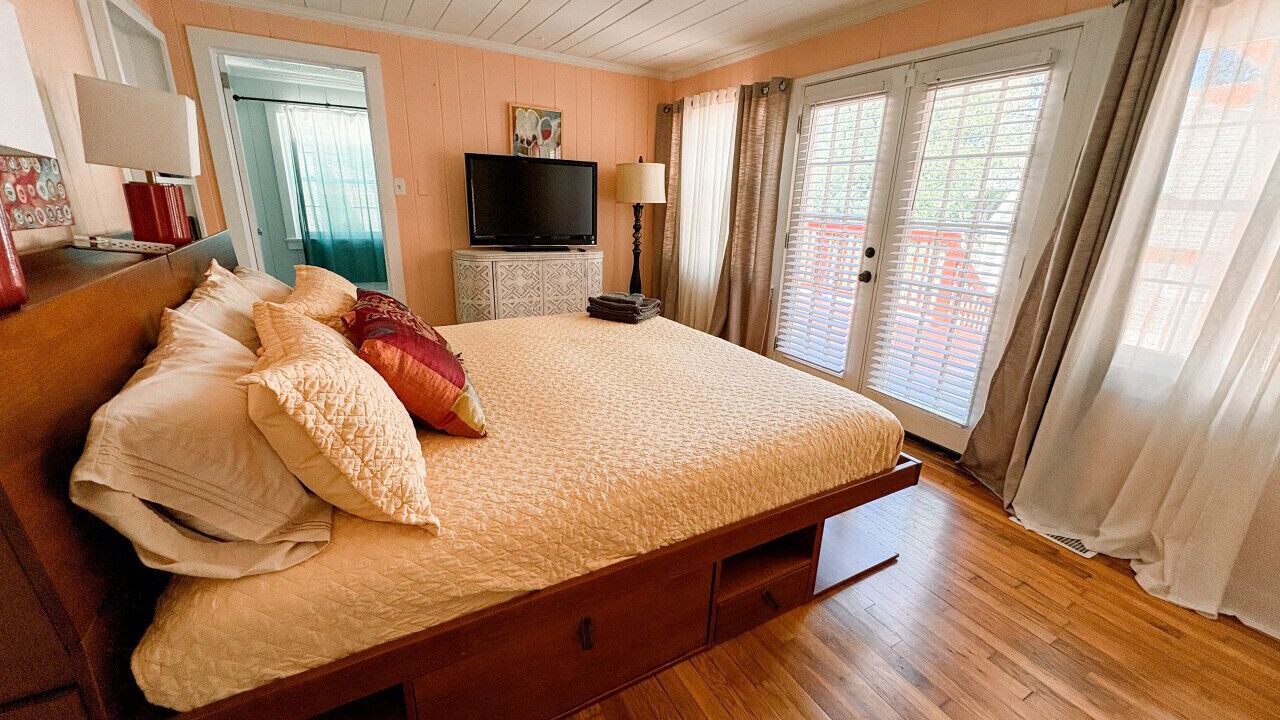 Photo of Bedroom in Old Irving Park