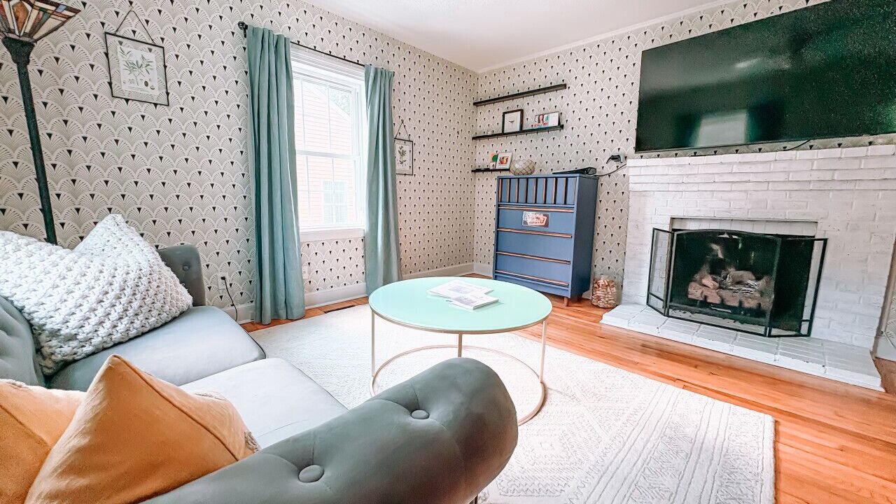 Photo of Livingroom in Old Irving Park
