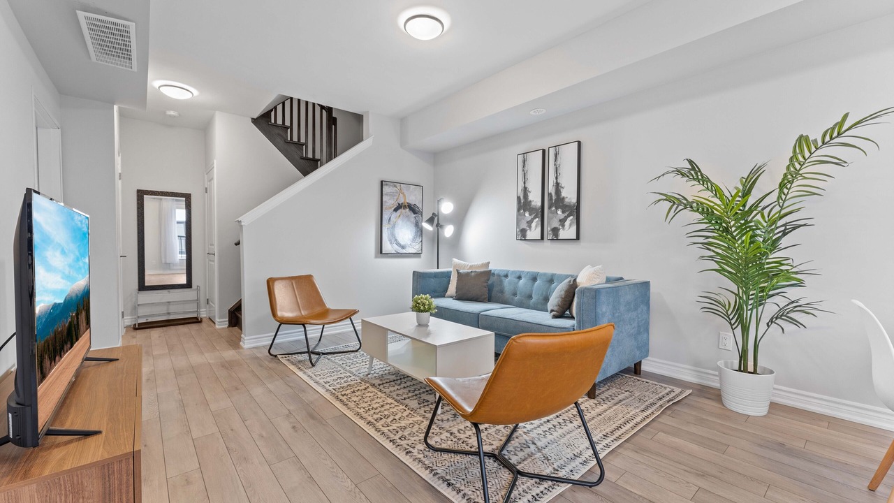 Photo of Livingroom in Oakville