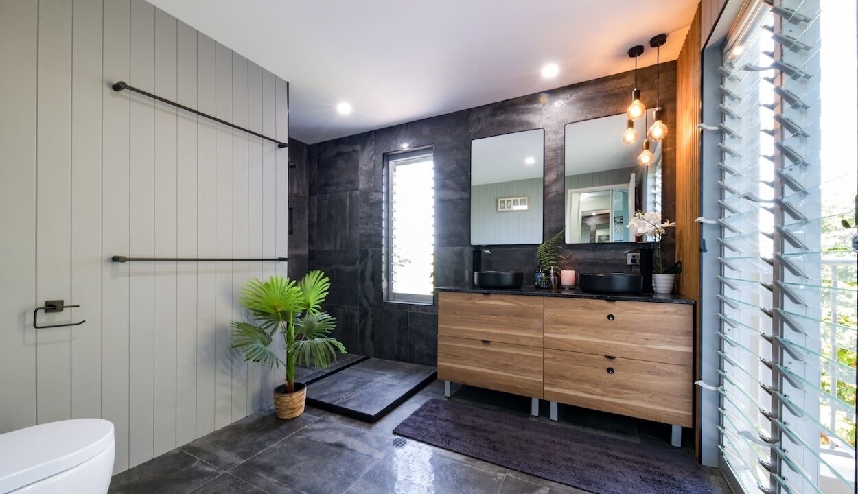 Photo of Bathroom in Airlie Beach