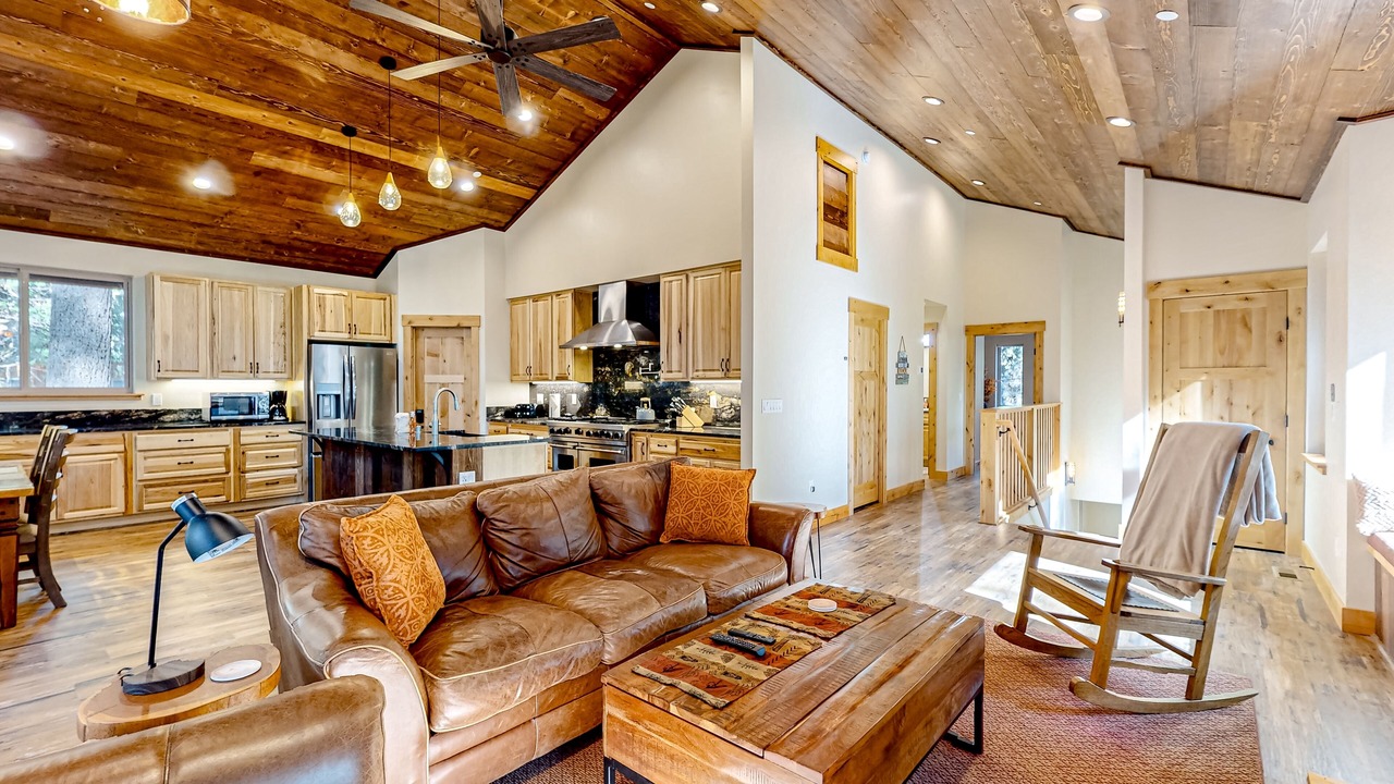 Photo of Livingroom in Tahoma