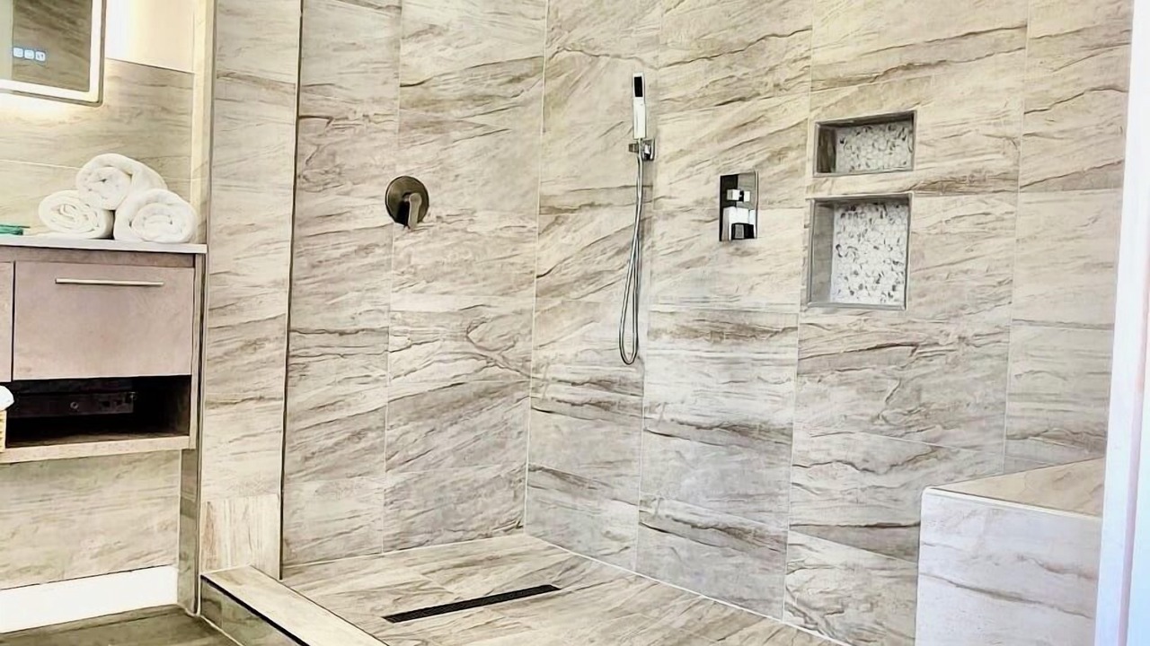 Photo of Bathroom in Rokers Point
