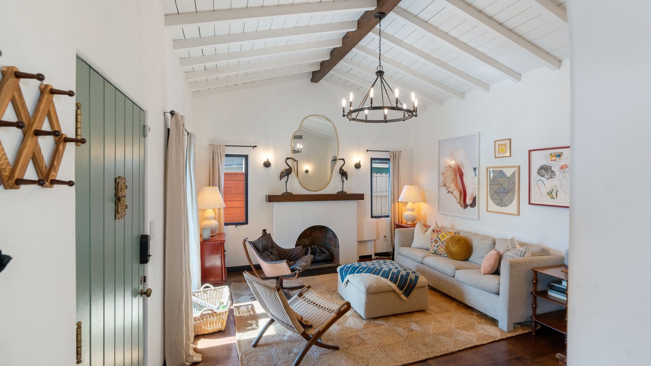 Photo of Livingroom in Eagle Rock