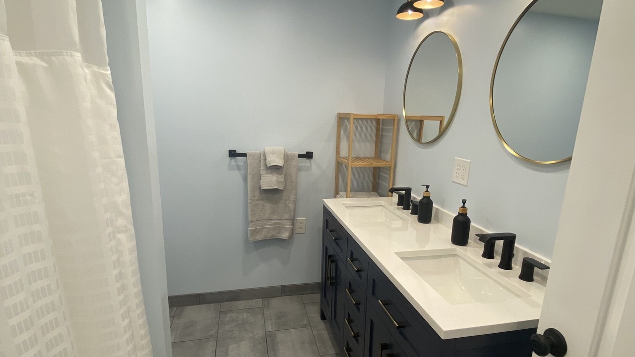 Photo of Bathroom in Conneaut