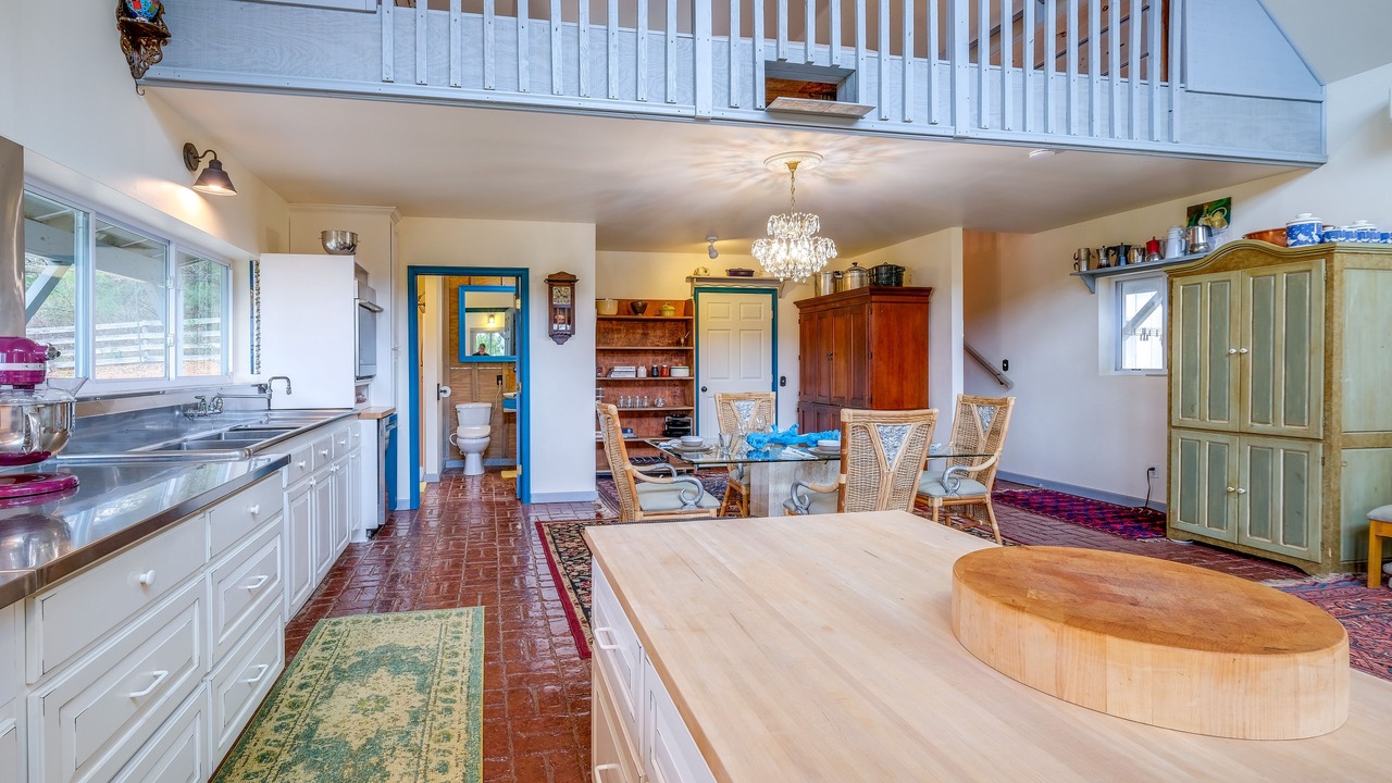 Photo of Kitchen in Pilot