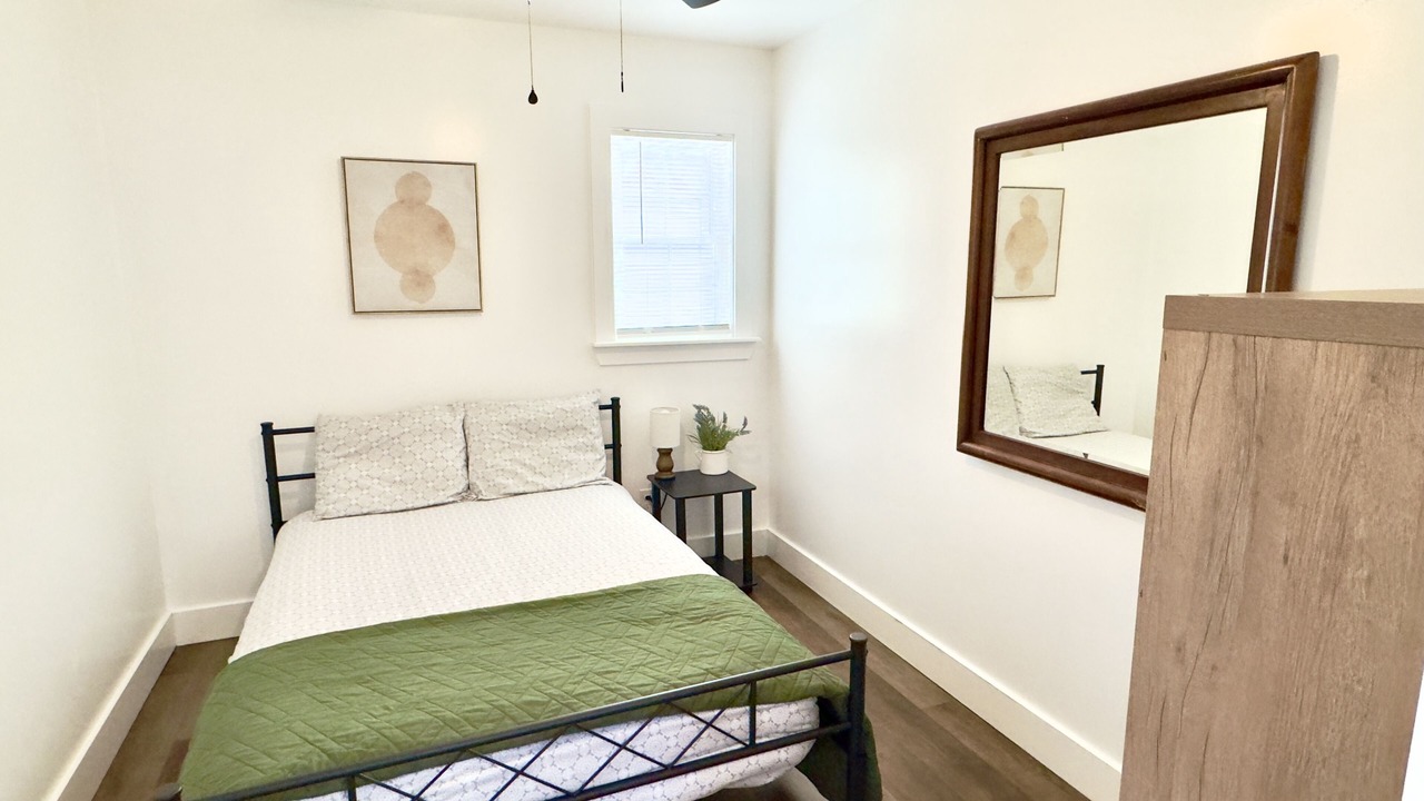 Photo of Bedroom in Albertville