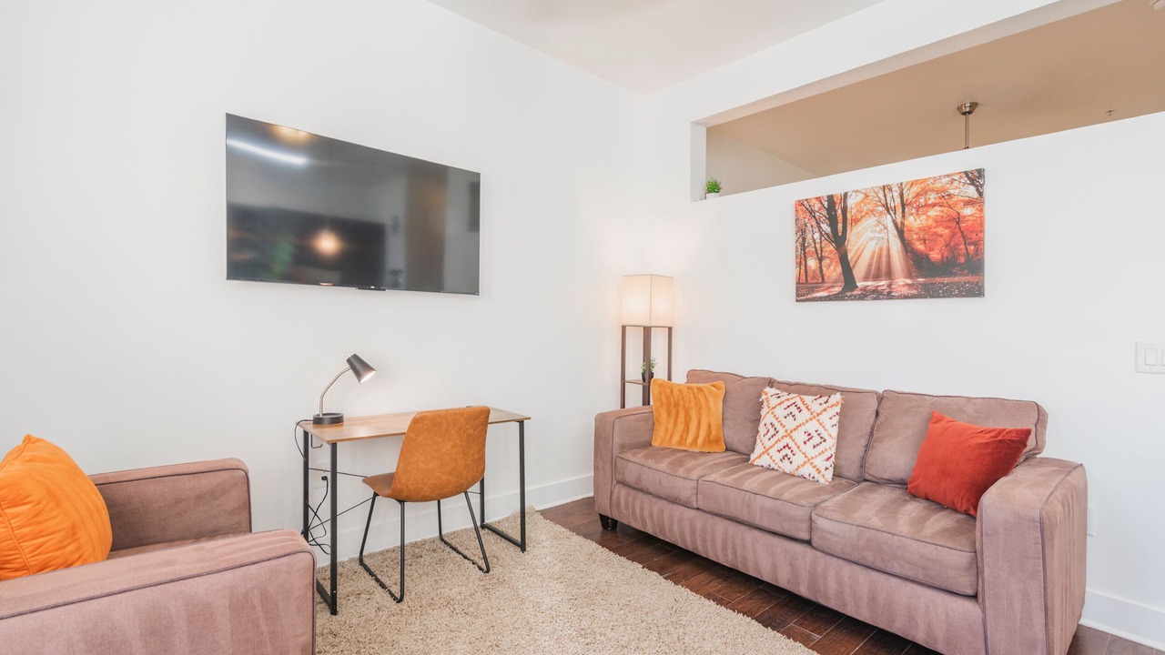 Photo of Livingroom in Barclay Downs
