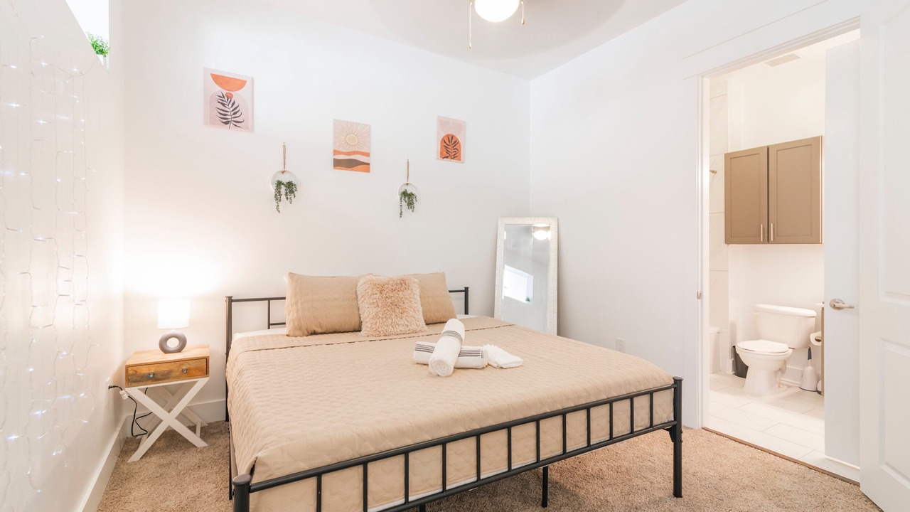 Photo of Bedroom in Barclay Downs