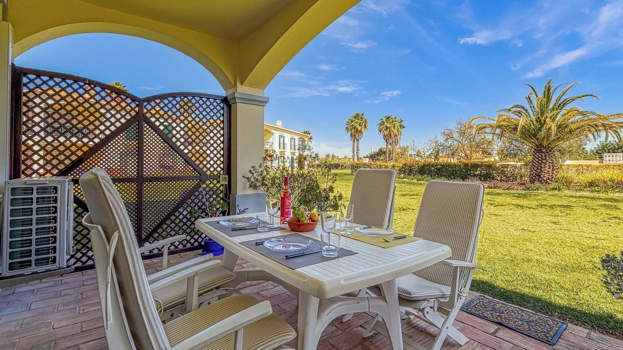 Photo of Outdoor in Estombar