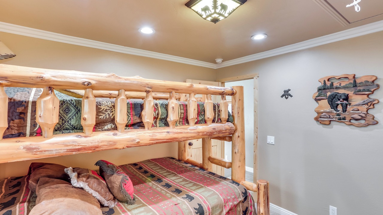 Photo of Bedroom in Moonridge