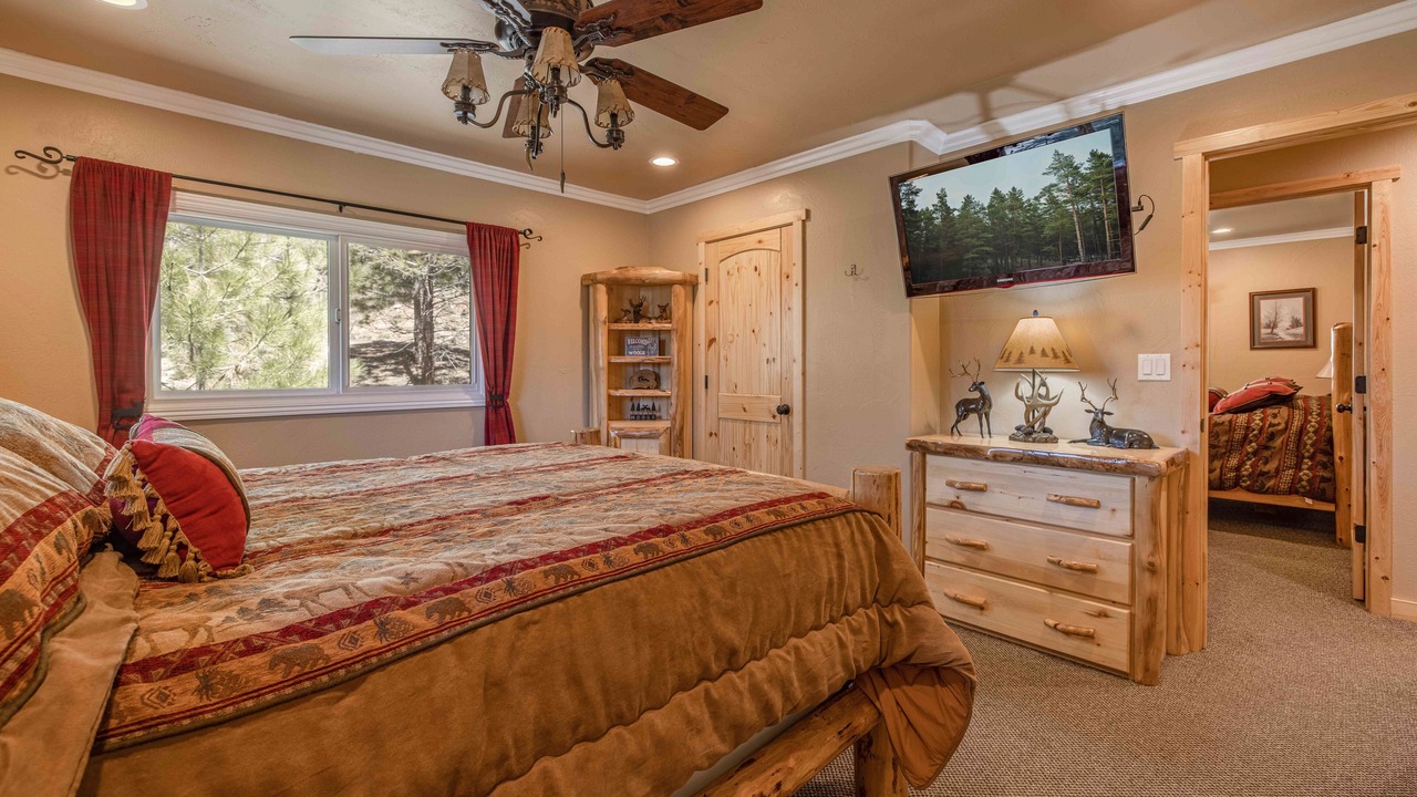 Photo of Bedroom in Moonridge